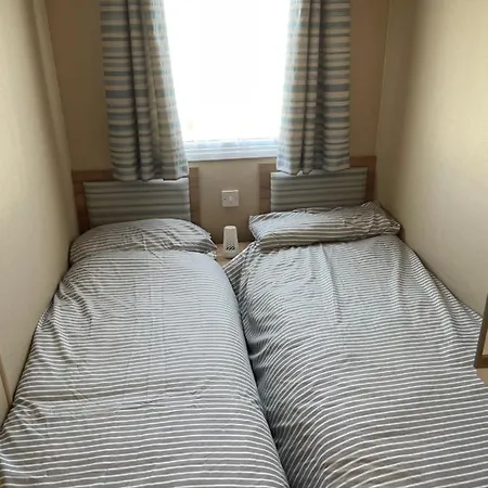 8 Berth Family Caravan Selsey West Sussex Exterior photo