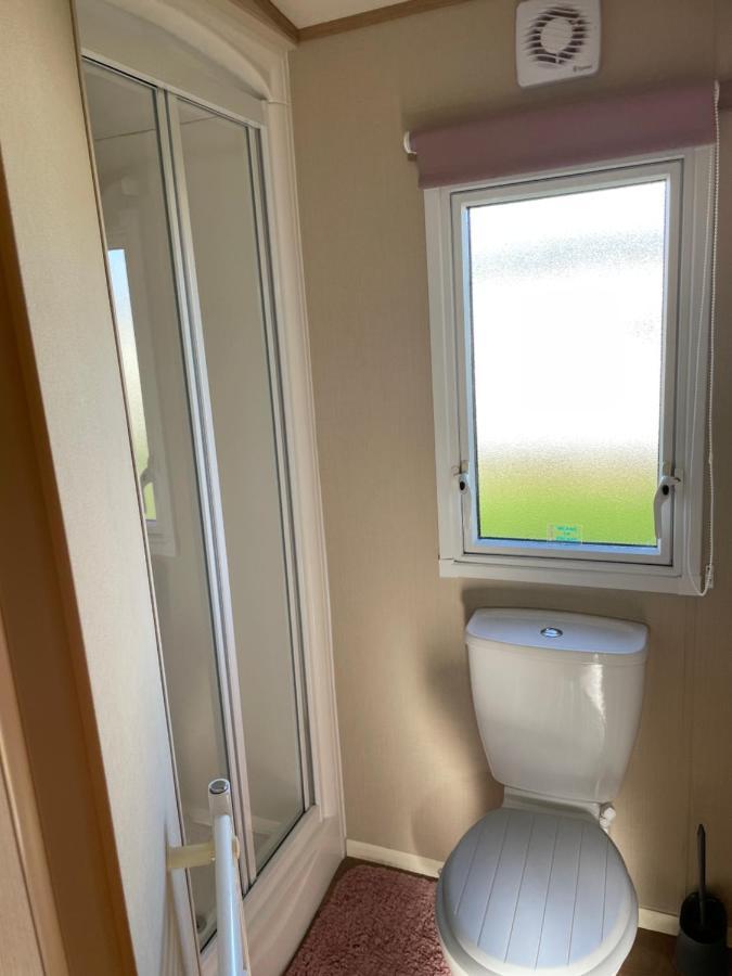 Apartment 8 Berth Family Caravan West Sussex