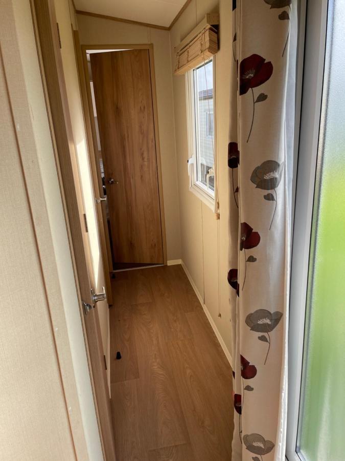 Apartment 8 Berth Family Caravan West Sussex Selsey