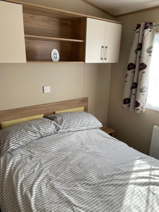 Apartment 8 Berth Family Caravan West Sussex Selsey